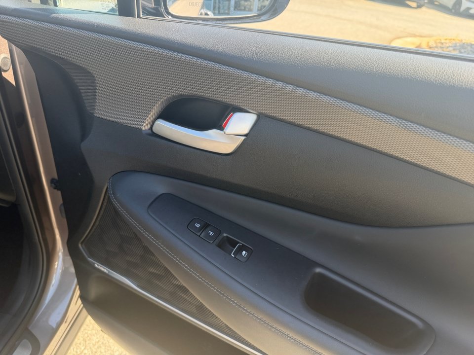 Used 2019 Hyundai Santa Fe Limited AWD/4WD image 35