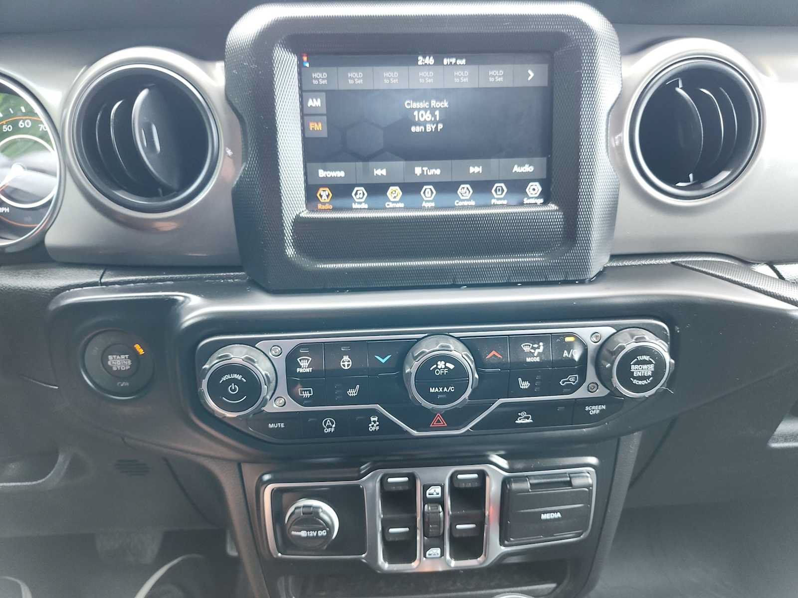 Used 2022 Jeep Gladiator Sport AWD/4WD image 13