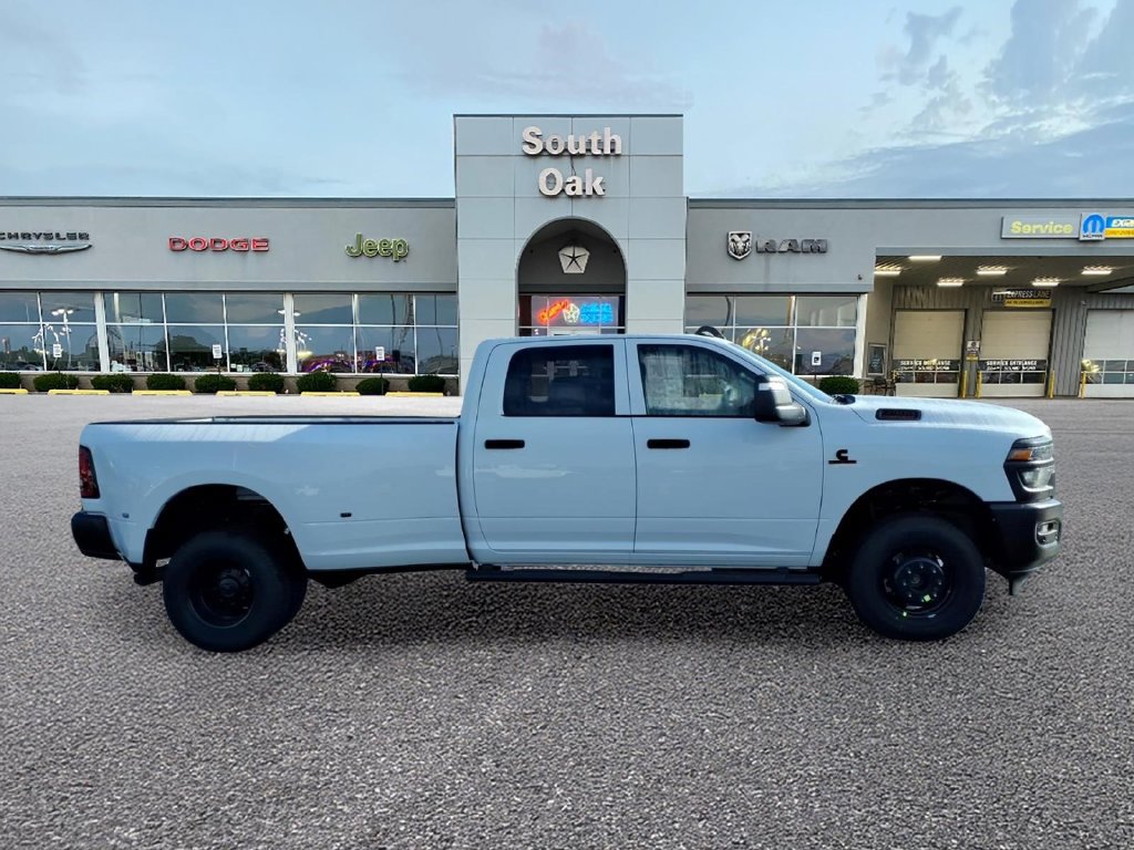 New 2027 RAM 3500 Tradesman AWD/4WD image 2