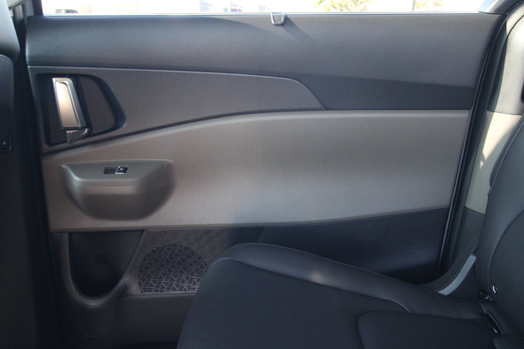 Used 2026 Kia Carnival EX FWD image 47