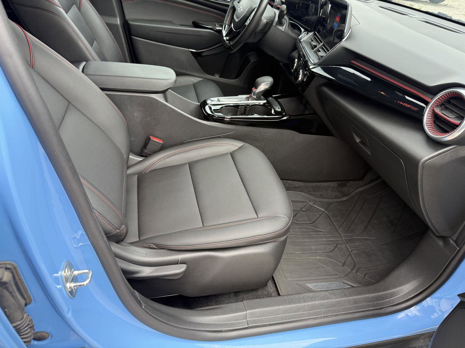 Used 2024 Chevrolet Trax RS w/ Driver Confidence Package image 18