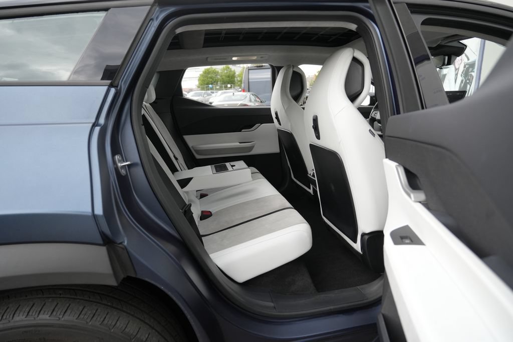 Used 2023 Fisker Ocean Extreme AWD/4WD image 35