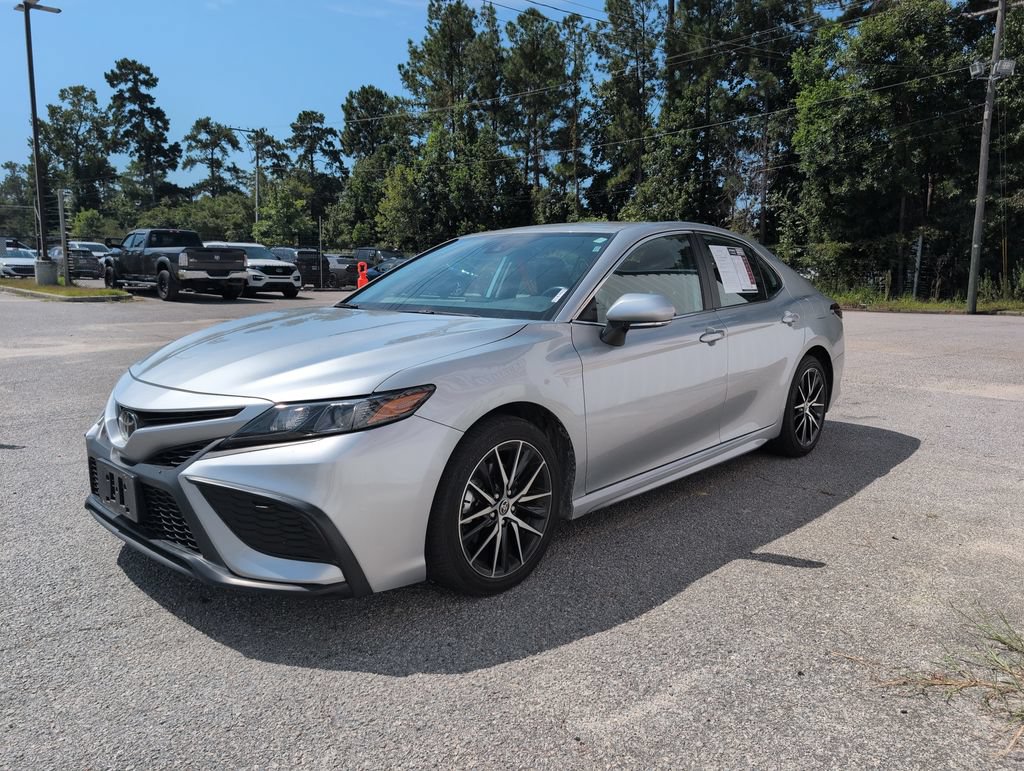 Used 2024 Toyota Camry SE FWD image 4