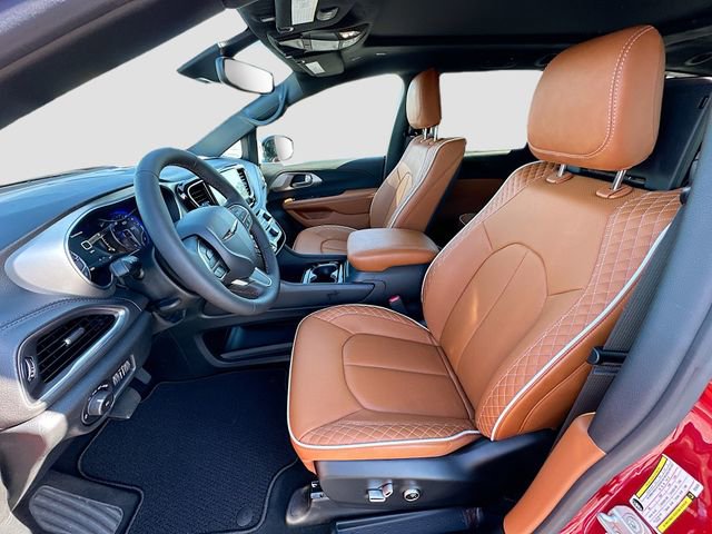 New 2026 Chrysler Pacifica Pinnacle w/ Trailer Tow Group image 15