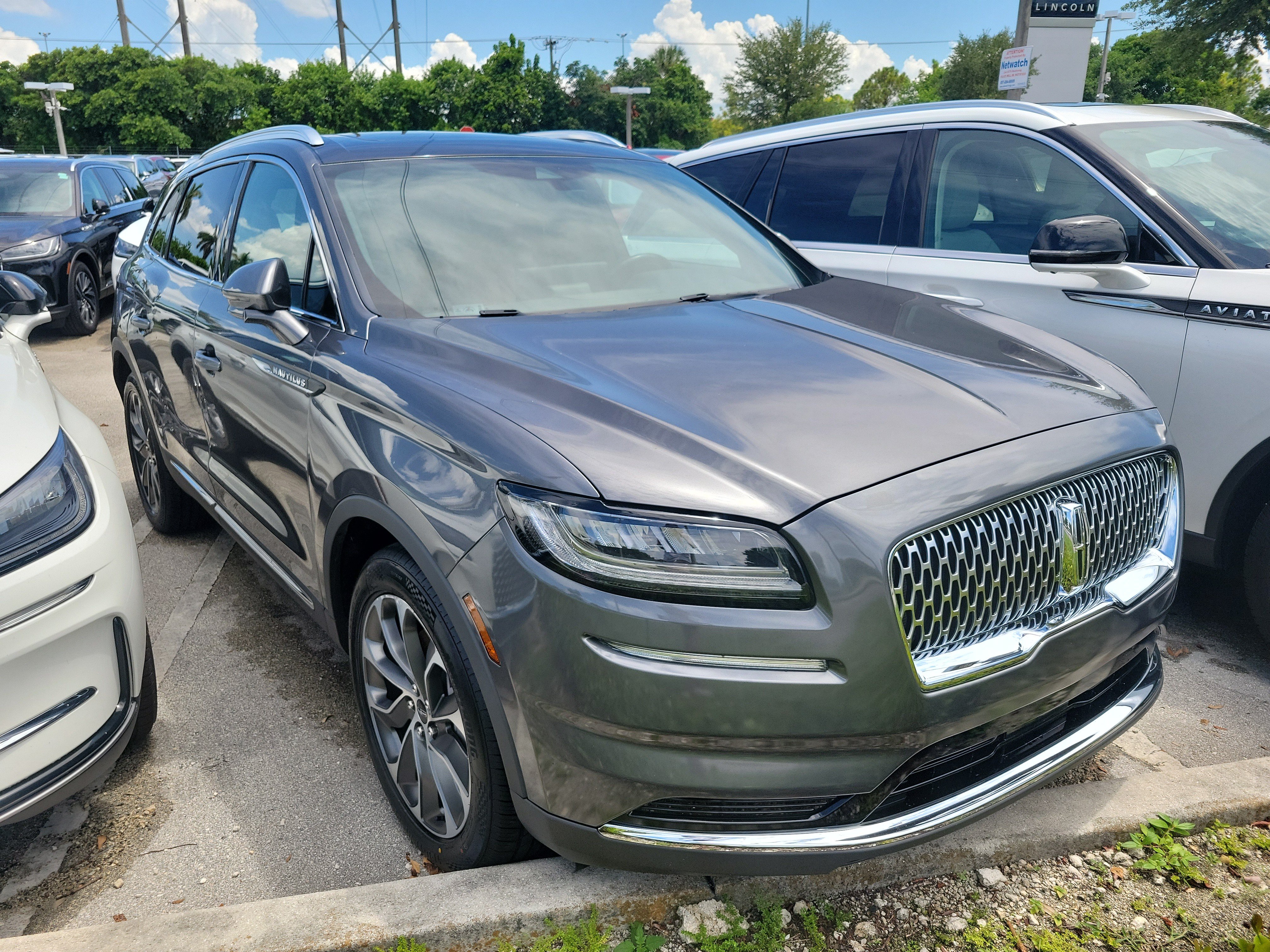Certified 2022 Lincoln Nautilus Reserve FWD image 2