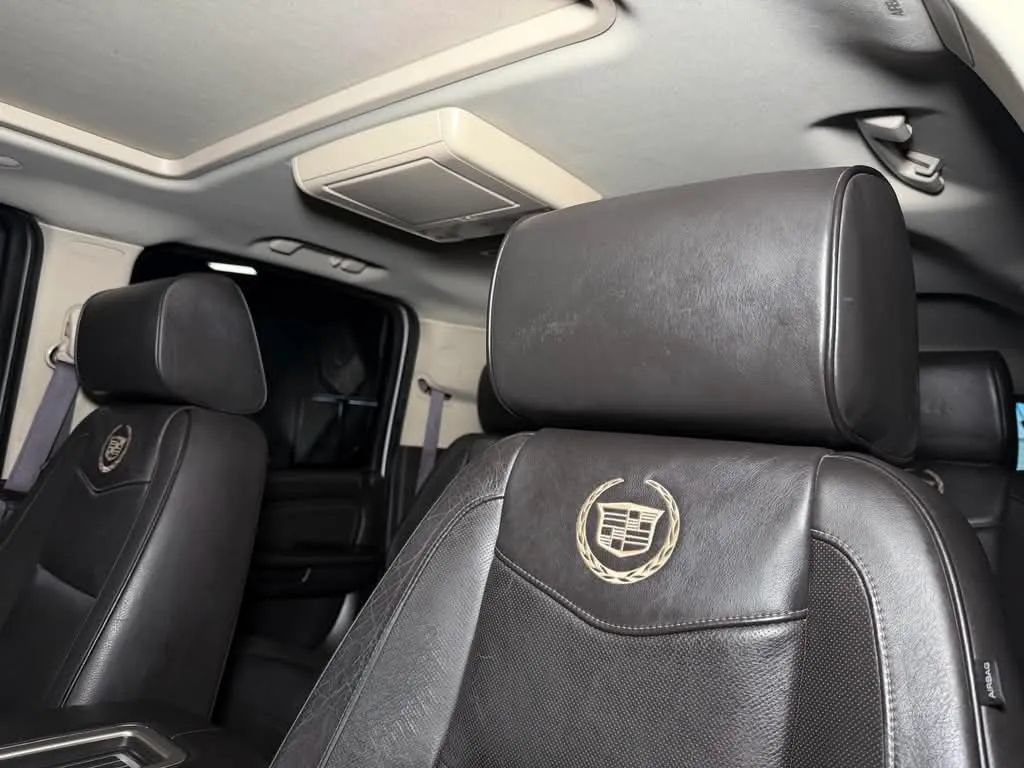 Used 2013 Cadillac Escalade ESV Platinum AWD/4WD image 35