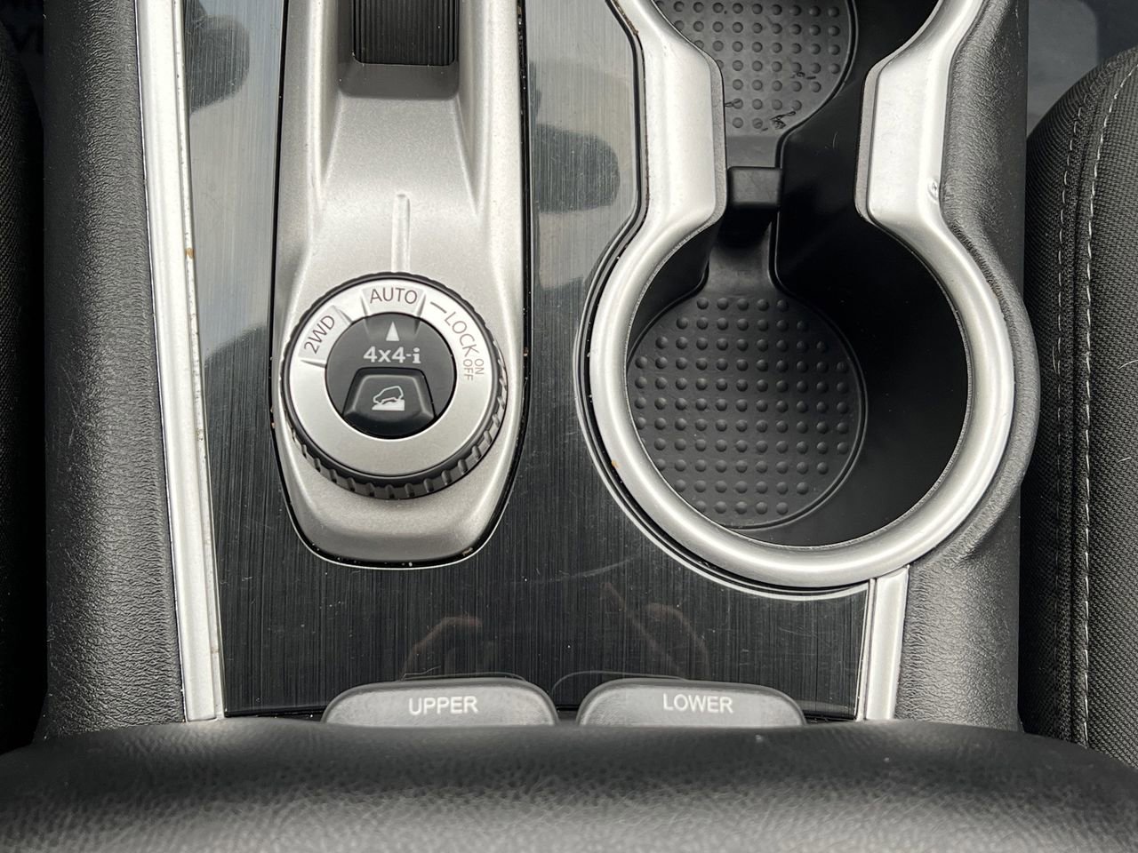 Used 2020 Nissan Pathfinder SV image 10