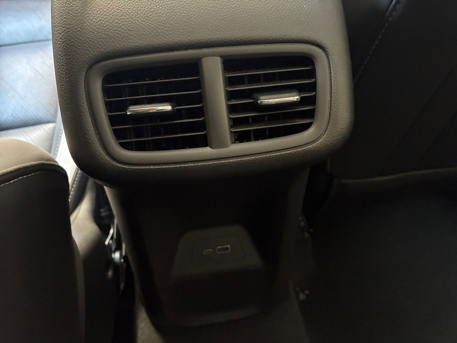 Used 2024 Buick Envision Sport Touring image 24