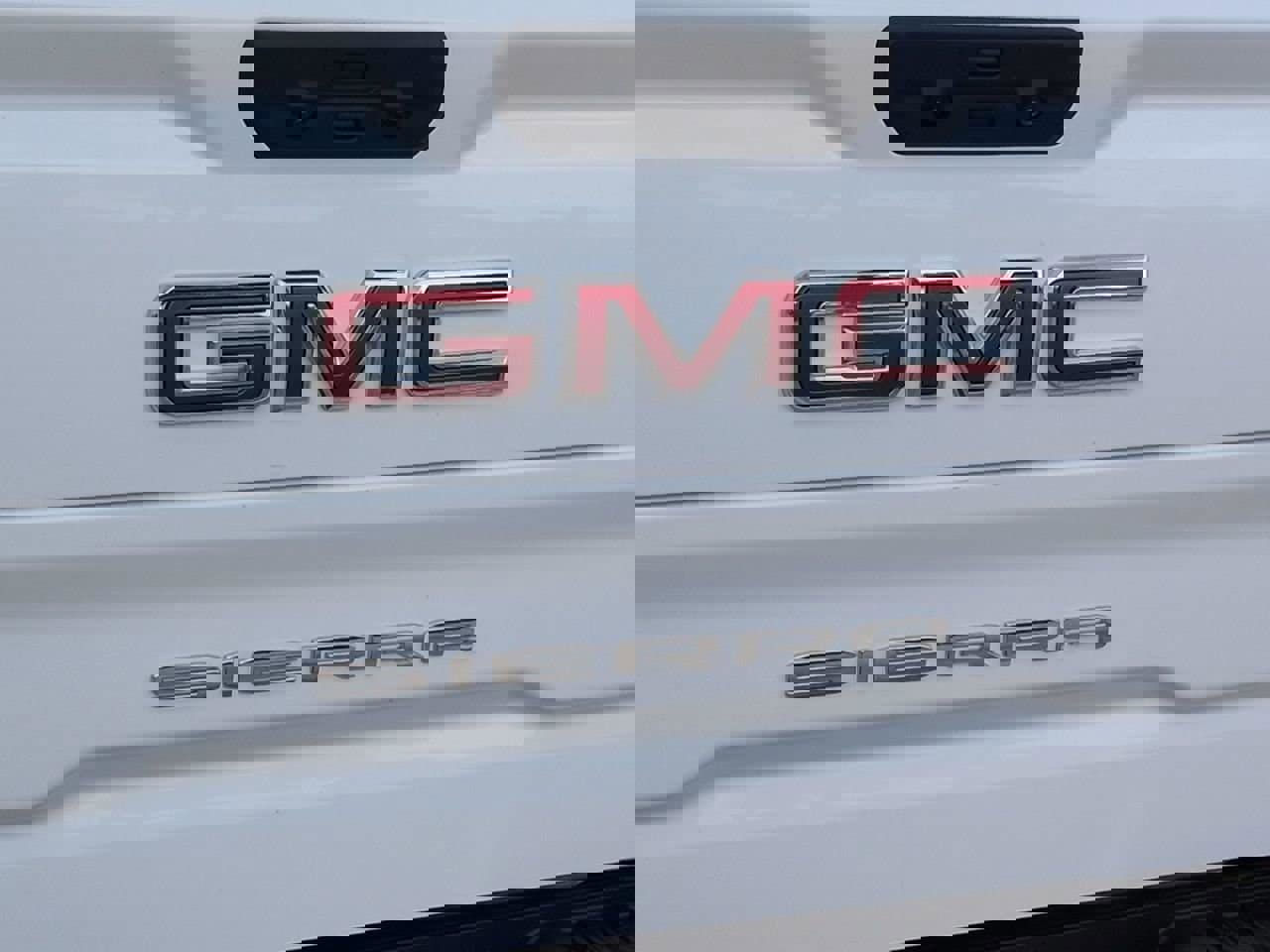 Certified 2026 GMC Sierra 1500 SLT image 6