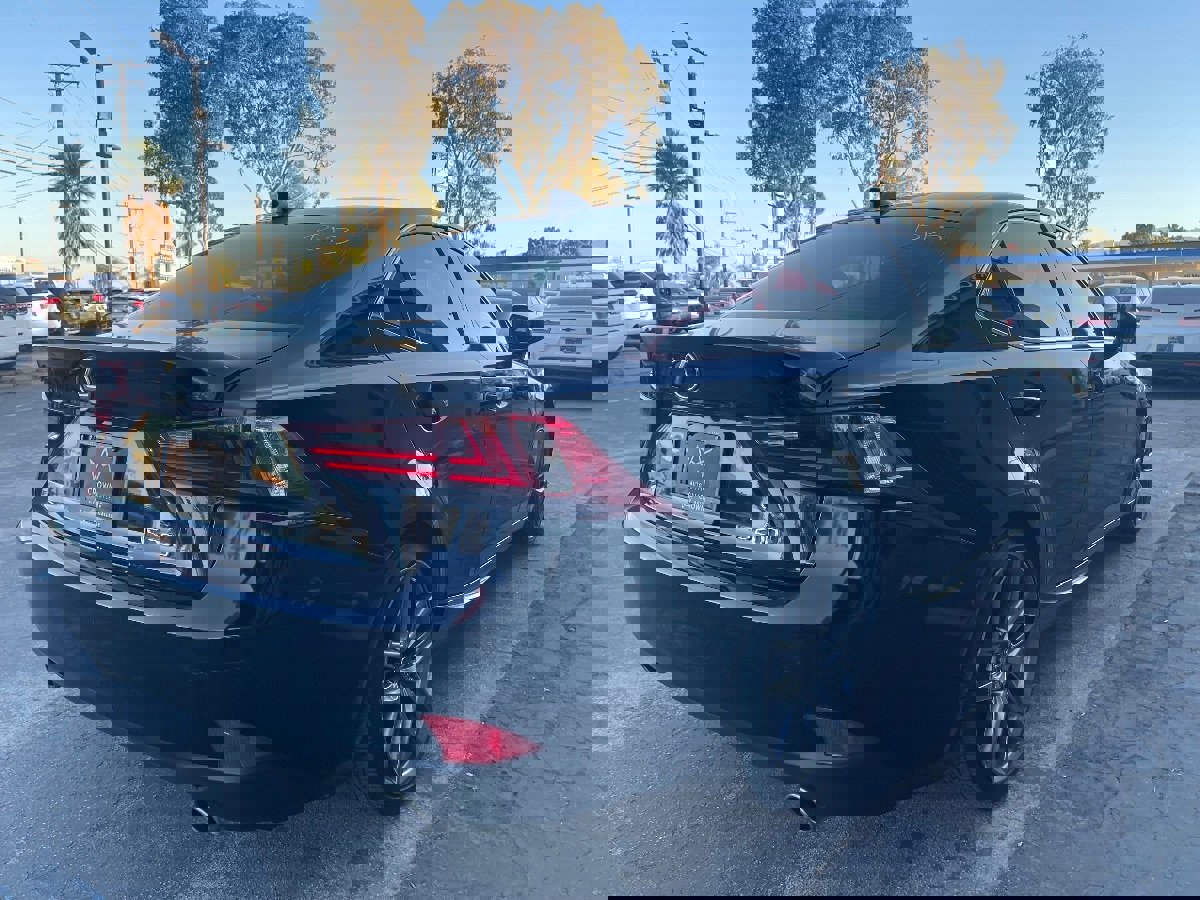 Used 2016 Lexus IS 200t image 5