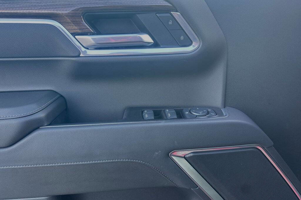 New 2025 Chevrolet Silverado 1500 LT w/ LPO, Dark Essentials Package image 12