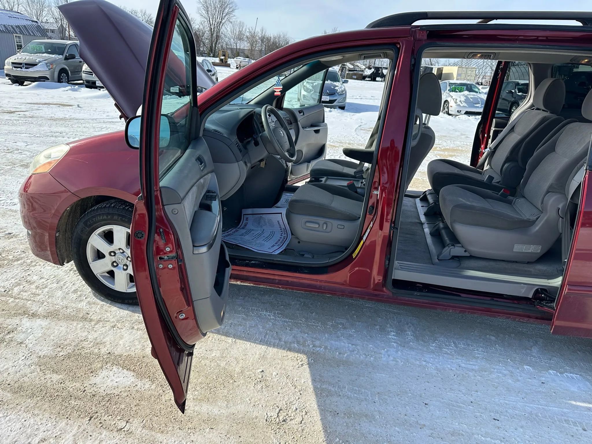 Used 2009 Toyota Sienna LE image 10