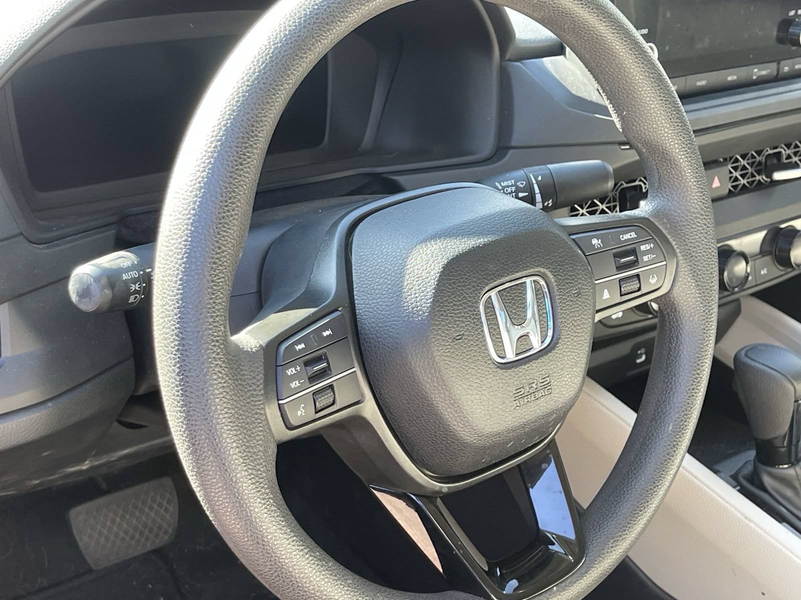 Used 2025 Honda Accord SE image 9