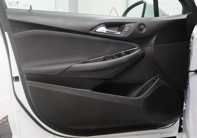 Used 2018 Chevrolet Cruze LS FWD image 21