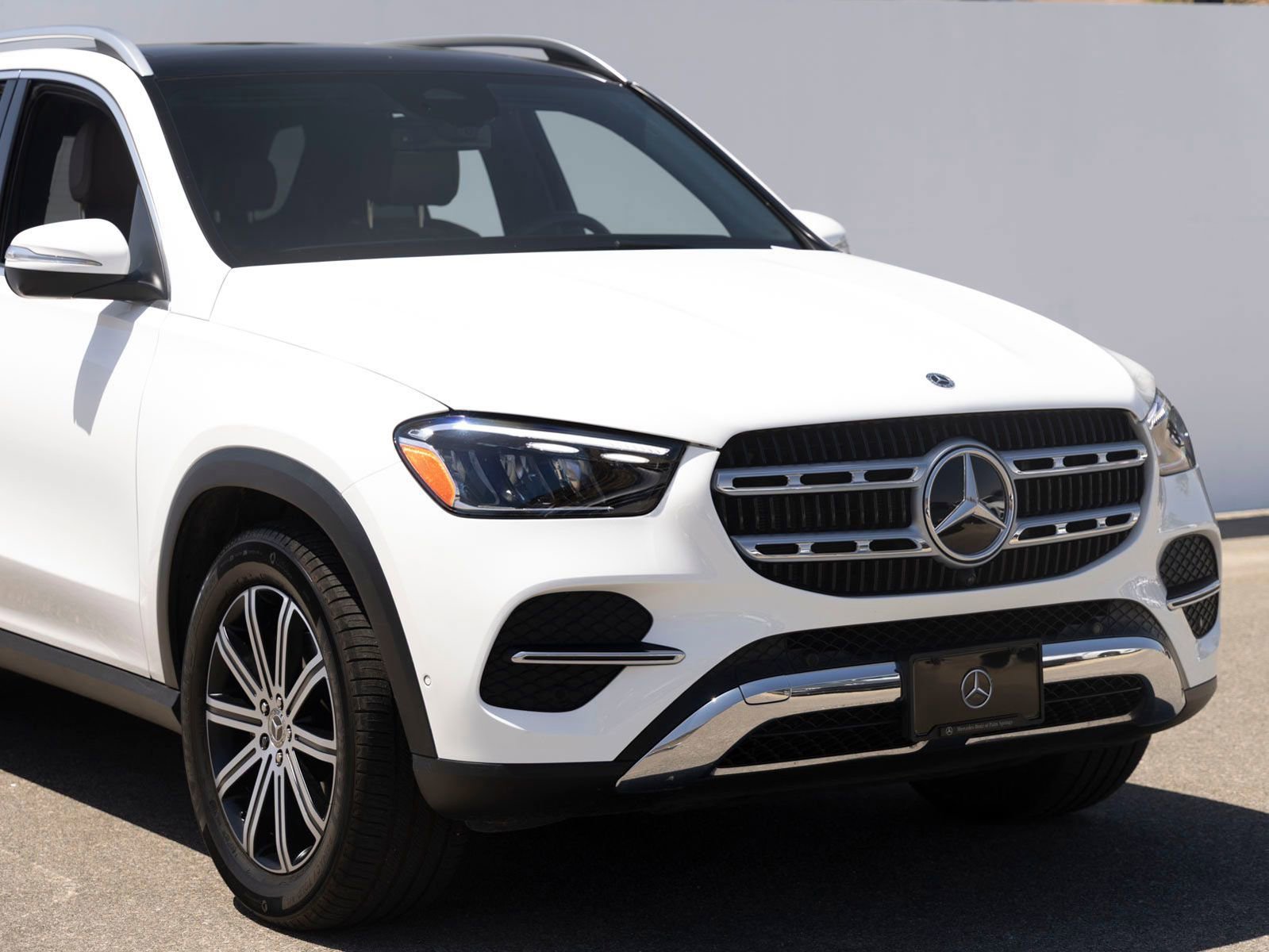 Used 2024 Mercedes-Benz GLE 350 4MATIC image 3