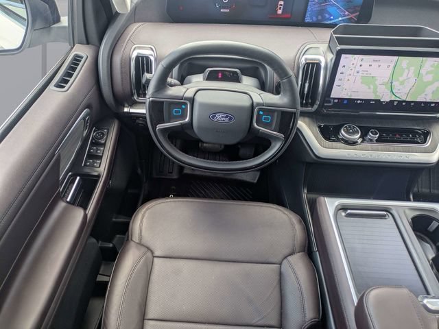 Used 2025 Ford Expedition Max Platinum w/ Platinum Ultimate Package AWD/4WD image 17