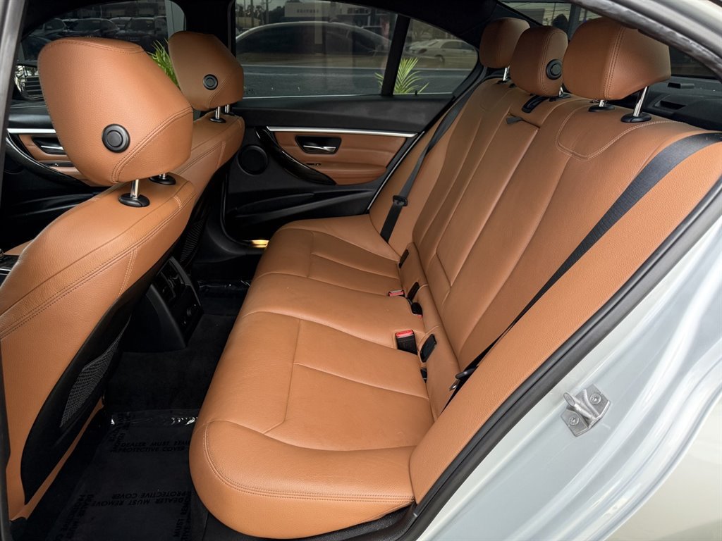 Used 2017 BMW 330i Sedan RWD image 15