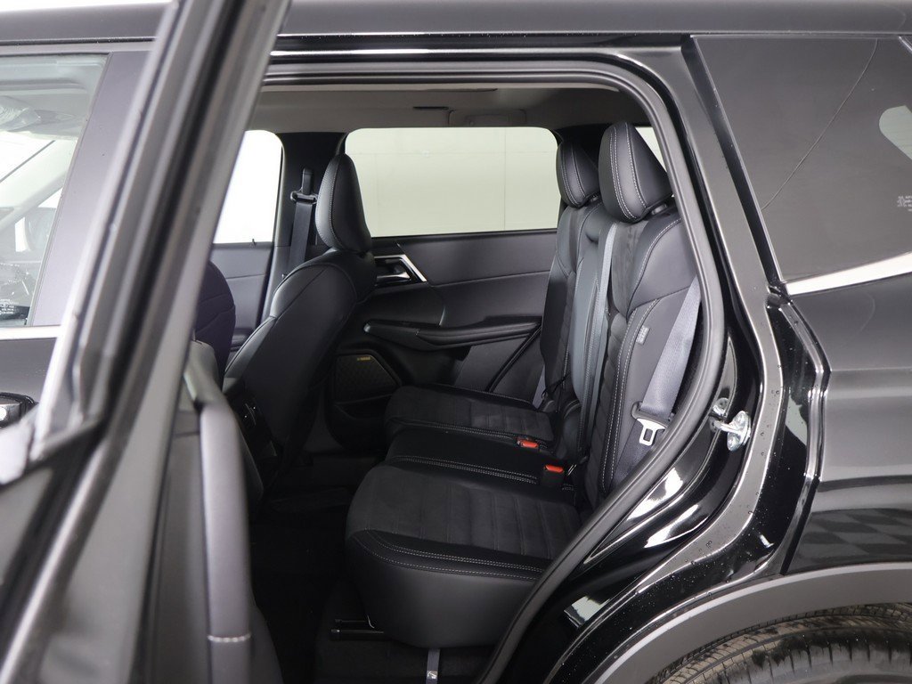 New 2026 Mitsubishi Outlander SE image 36