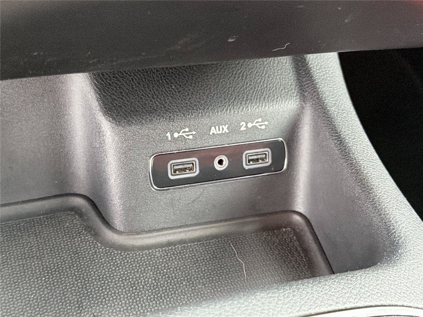 Used 2020 Dodge Durango SRT w/ Technology Group AWD/4WD image 32