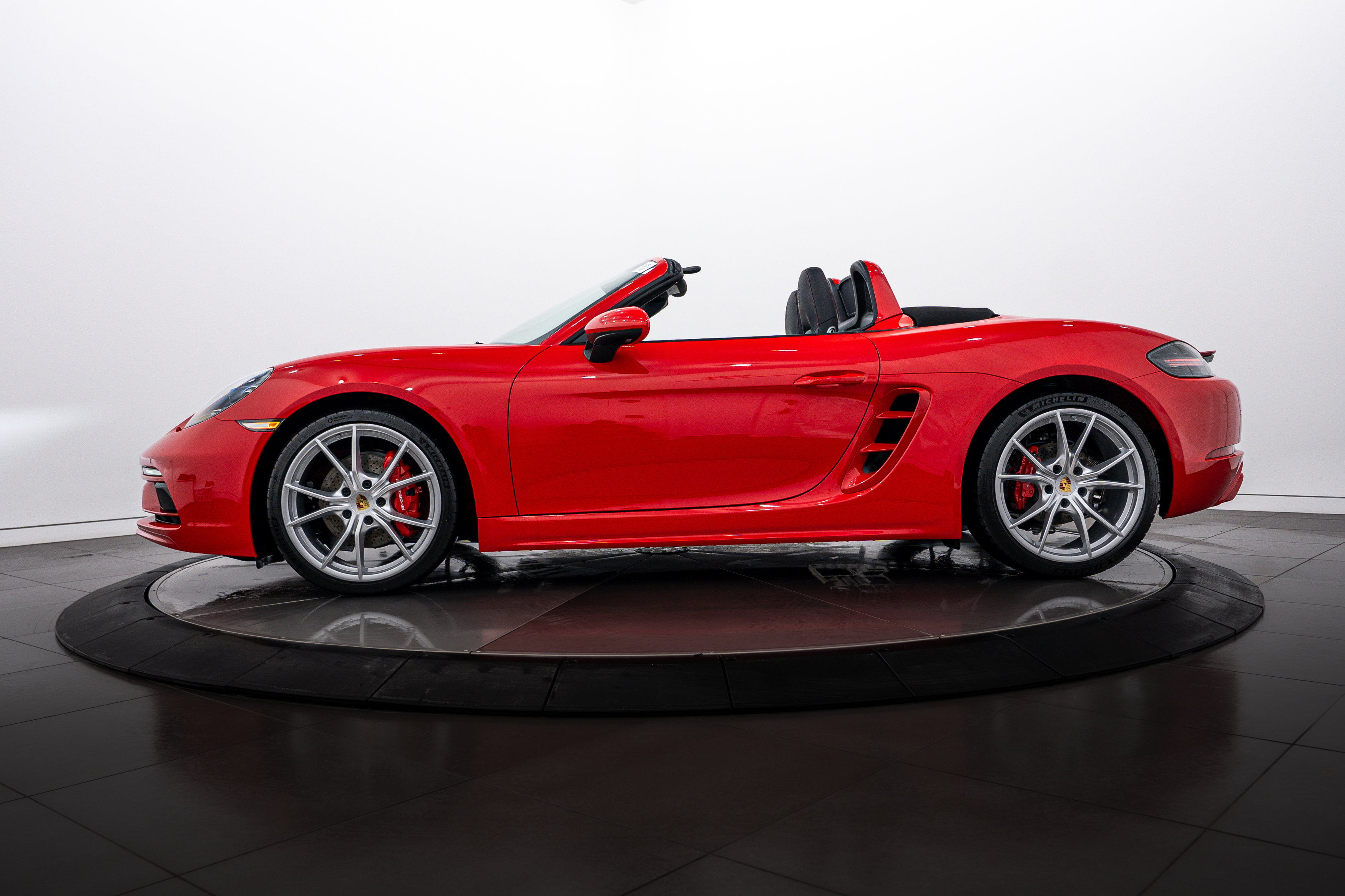 New 2025 Porsche 718 Boxster S image 2