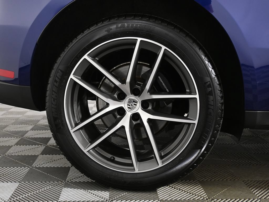 Used 2026 Porsche Macan AWD/4WD image 12