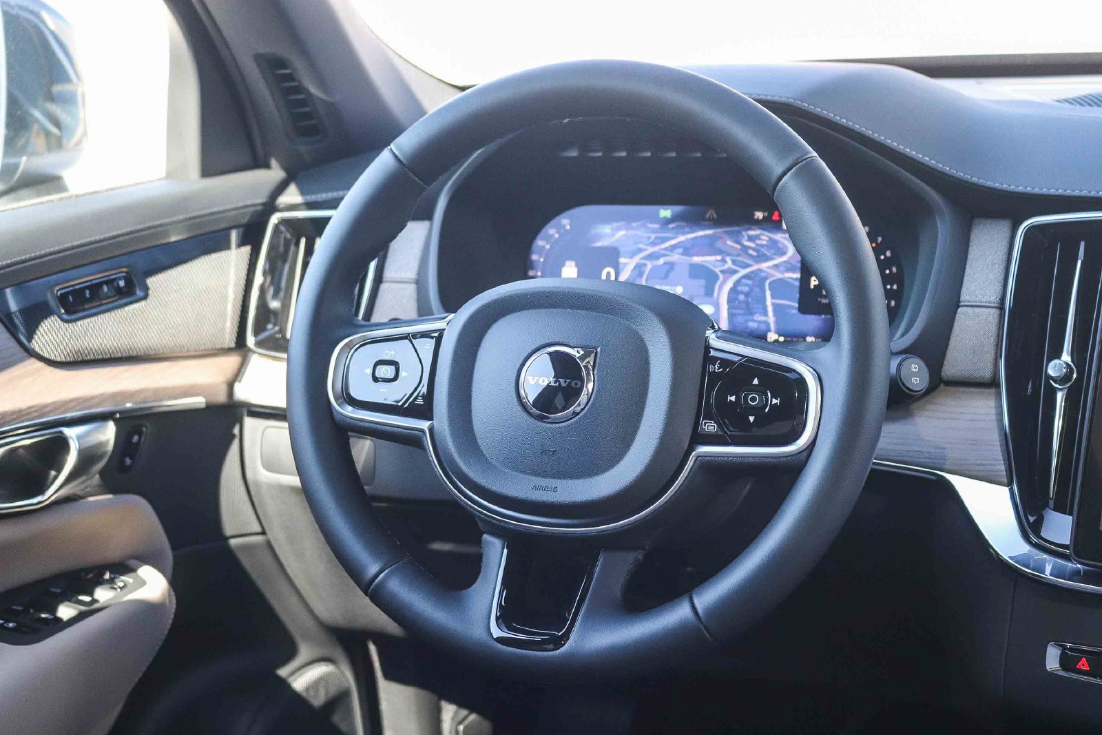 New 2027 Volvo XC90 B6 Plus AWD/4WD image 15