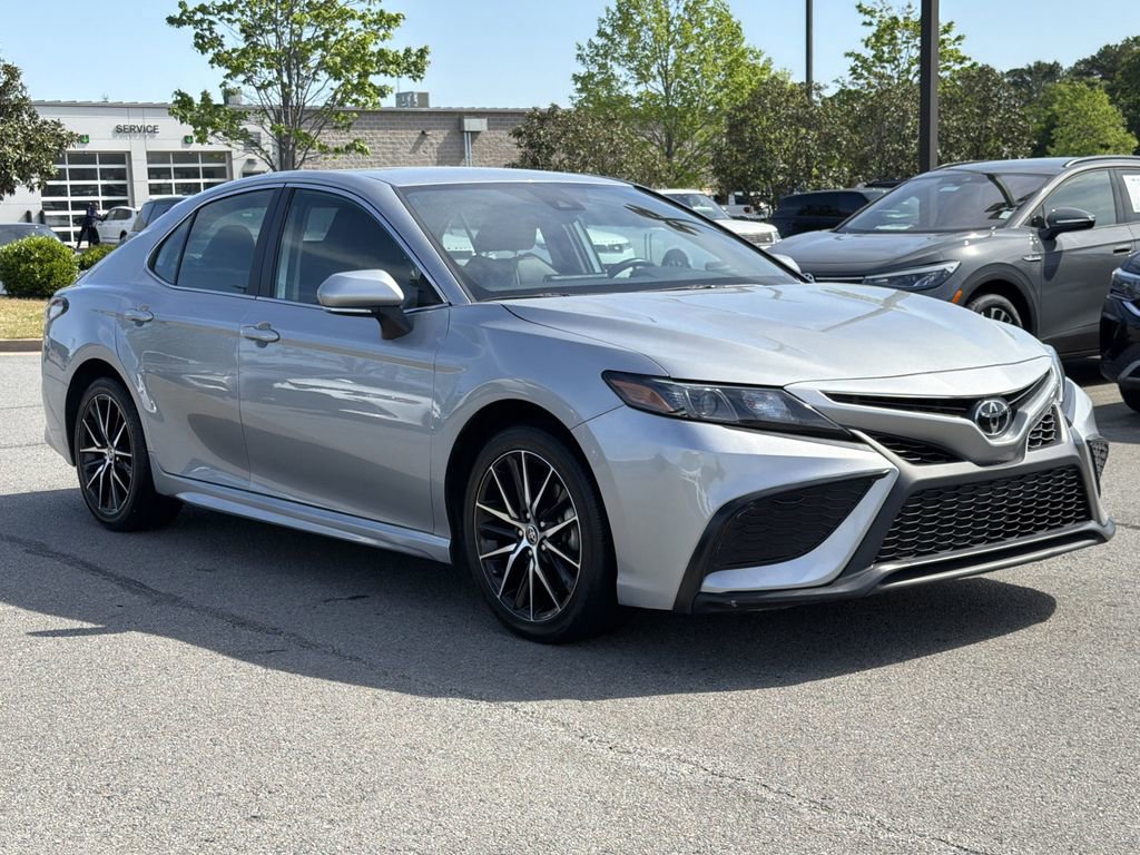 Used 2024 Toyota Camry SE image 7