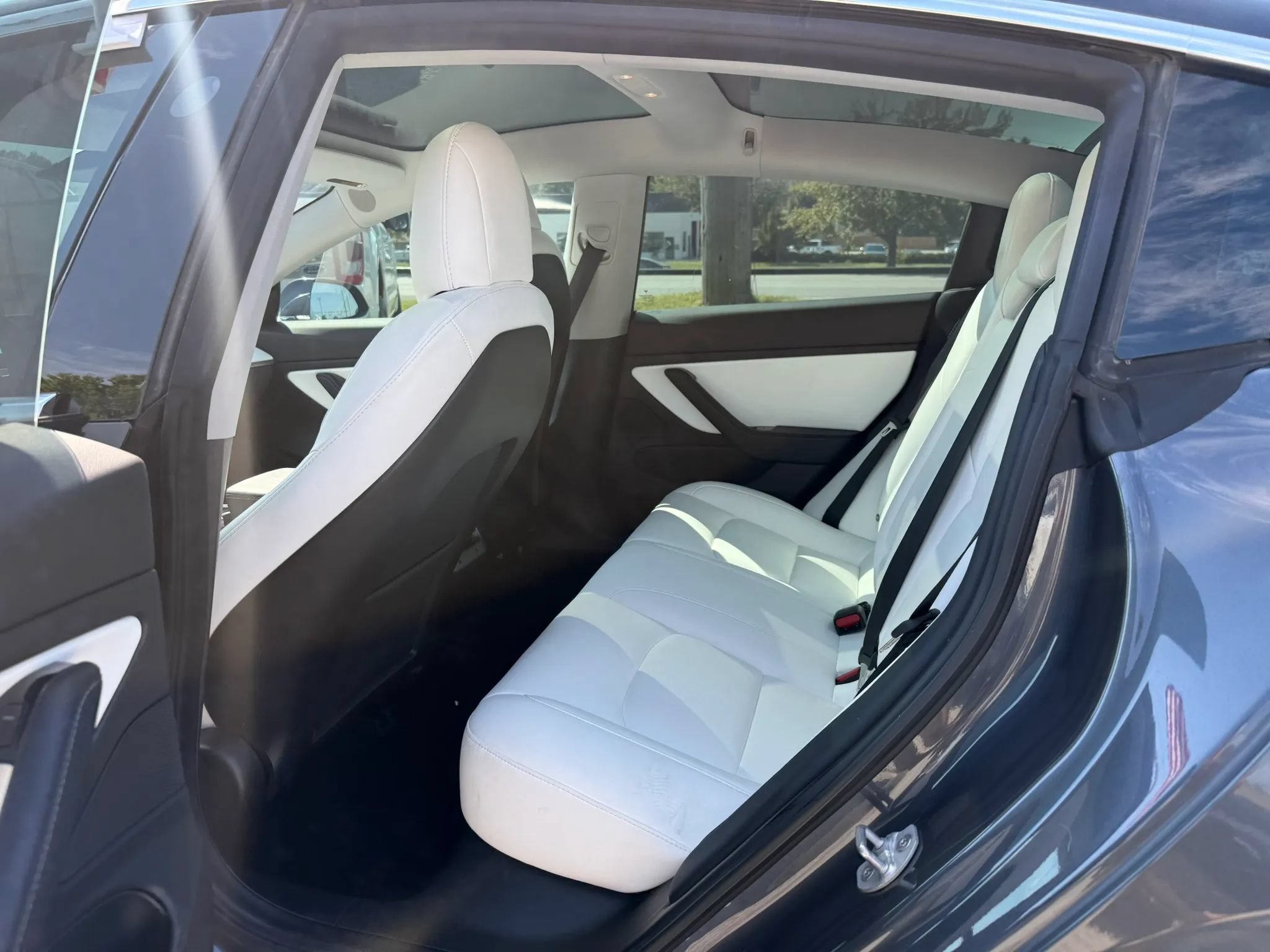 Used 2018 Tesla Model 3 Long Range AWD/4WD image 11