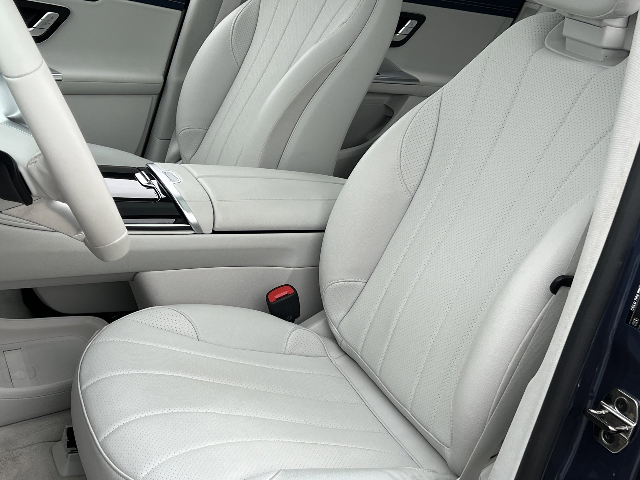 Used 2024 Mercedes-Benz EQE 350+ 4MATIC SUV w/ AMG Line Exterior Package image 4