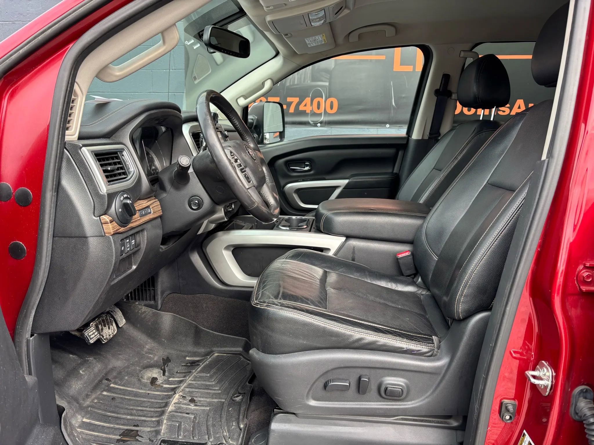 Used 2017 Nissan Titan SL w/ Chrome Package image 18