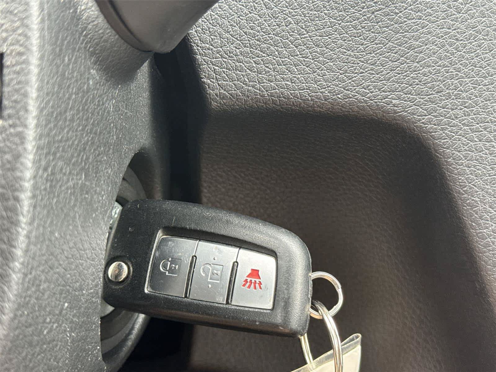Used 2017 Nissan Rogue S AWD/4WD image 28