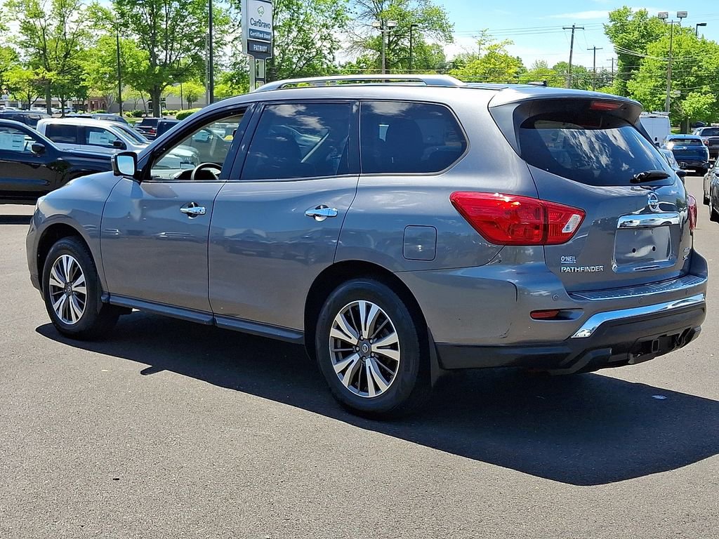 Used 2017 Nissan Pathfinder SL w/ SL Tech Package AWD/4WD image 4