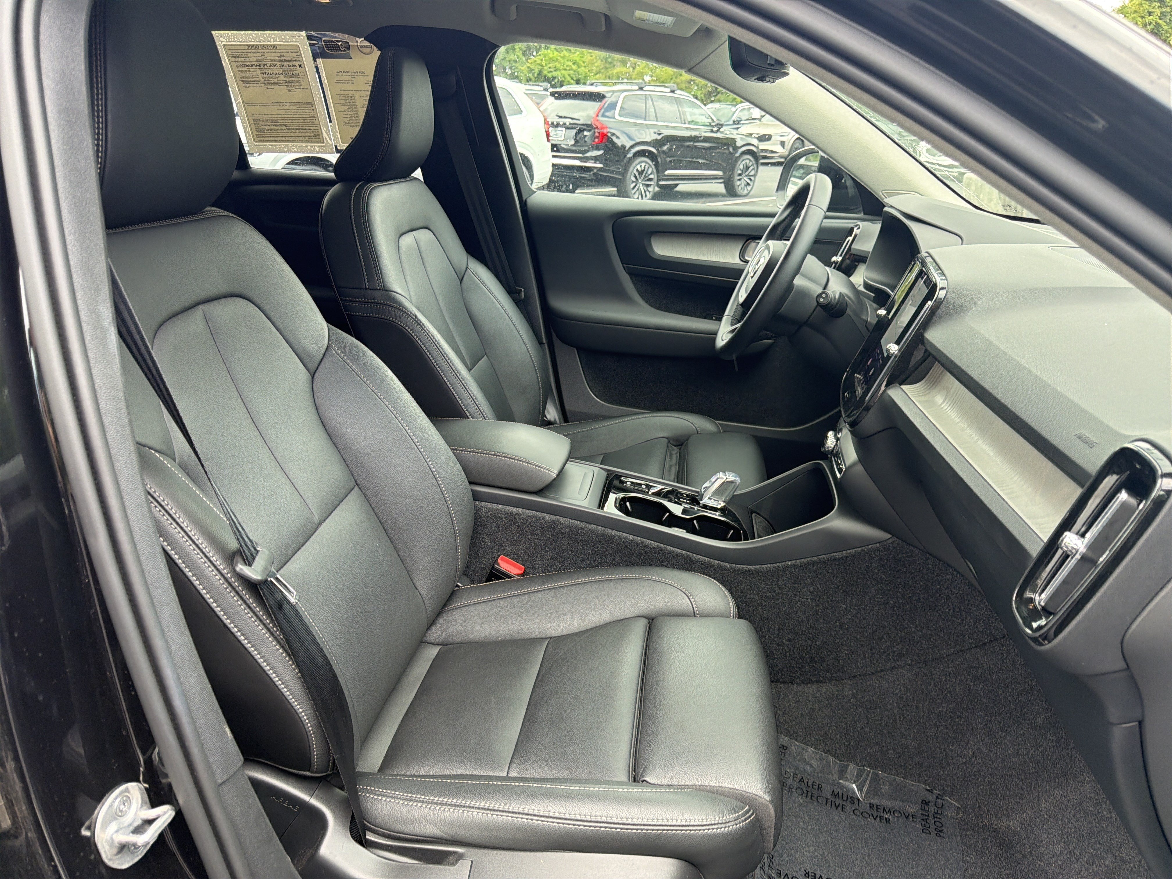 Certified 2026 Volvo XC40 B5 Plus AWD/4WD image 35