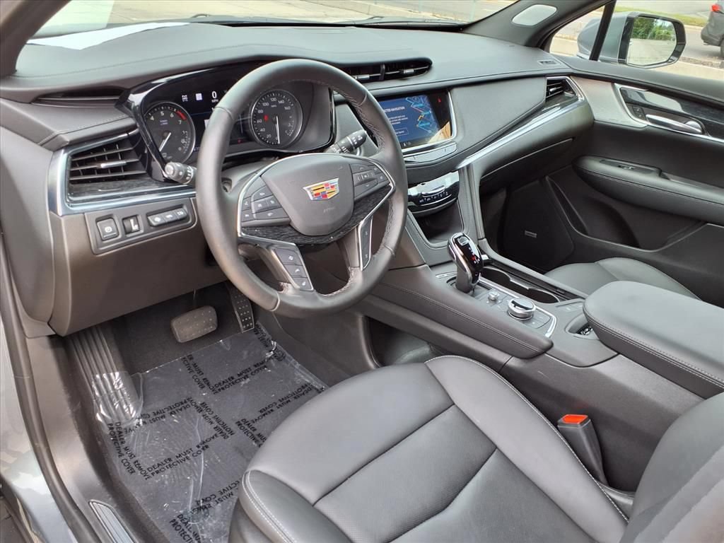 Used 2022 Cadillac XT5 Premium Luxury w/ Technology Package AWD/4WD image 18