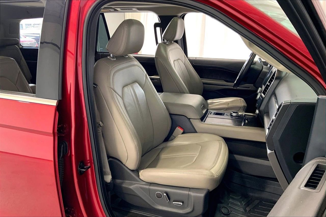 Used 2021 Ford Expedition Limited RWD image 16