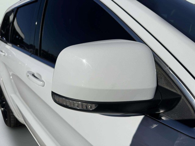 Used 2015 Jeep Grand Cherokee SRT image 8