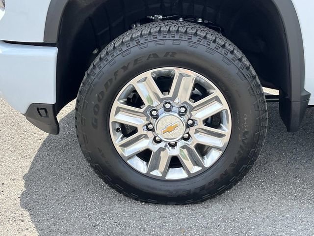 New 2026 Chevrolet Silverado 2500 High Country w/ High Country Premium Package AWD/4WD image 9