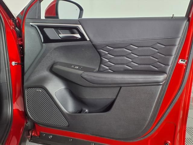 Used 2025 Mitsubishi Outlander SEL image 8