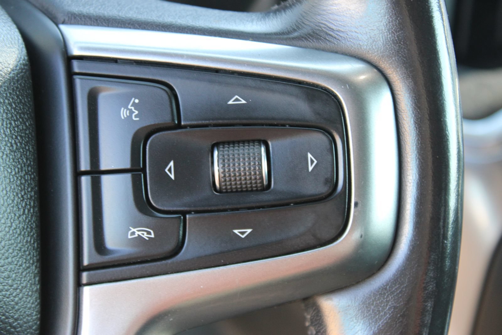 Used 2020 Chevrolet Silverado 1500 LT w/ Texas Edition AWD/4WD image 19