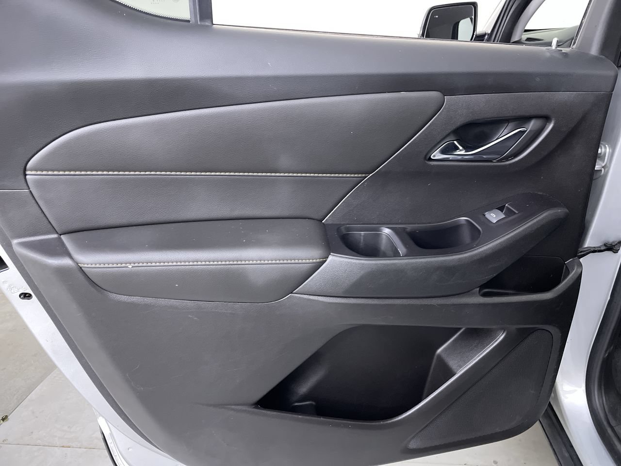 Used 2019 Chevrolet Traverse LT FWD image 19