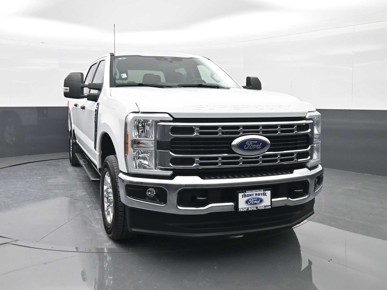 Used 2025 Ford F250 XLT image 2