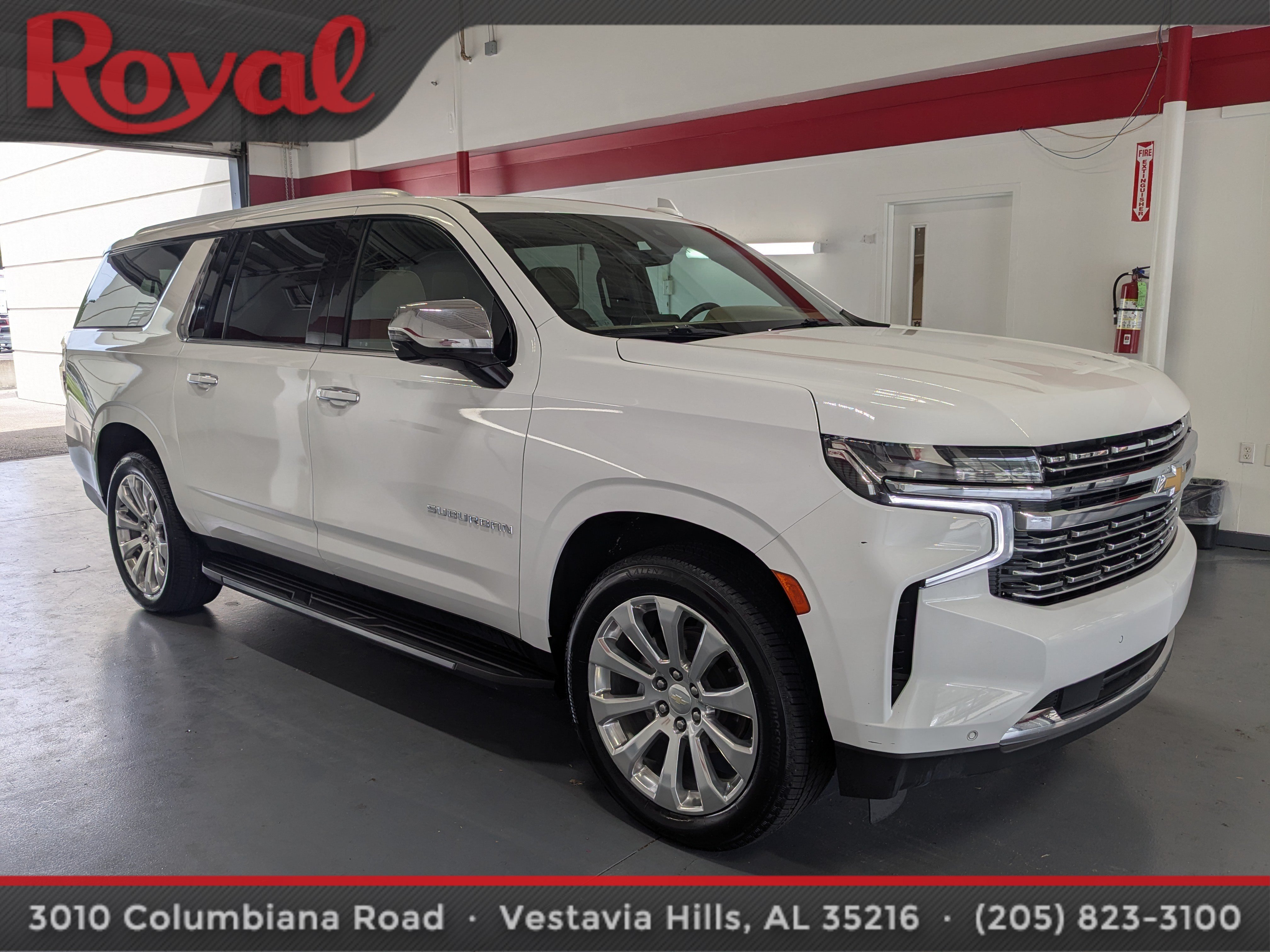 Used 2021 Chevrolet Suburban Premier w/ Premium Package RWD image 5