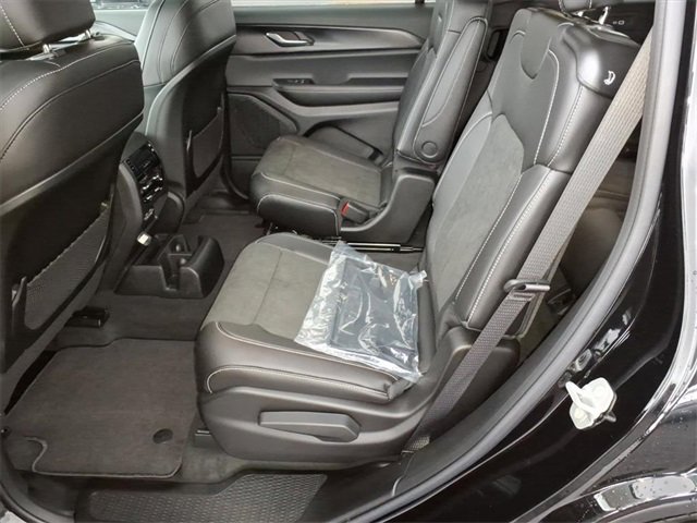 New 2025 Jeep Grand Cherokee L Altitude image 12