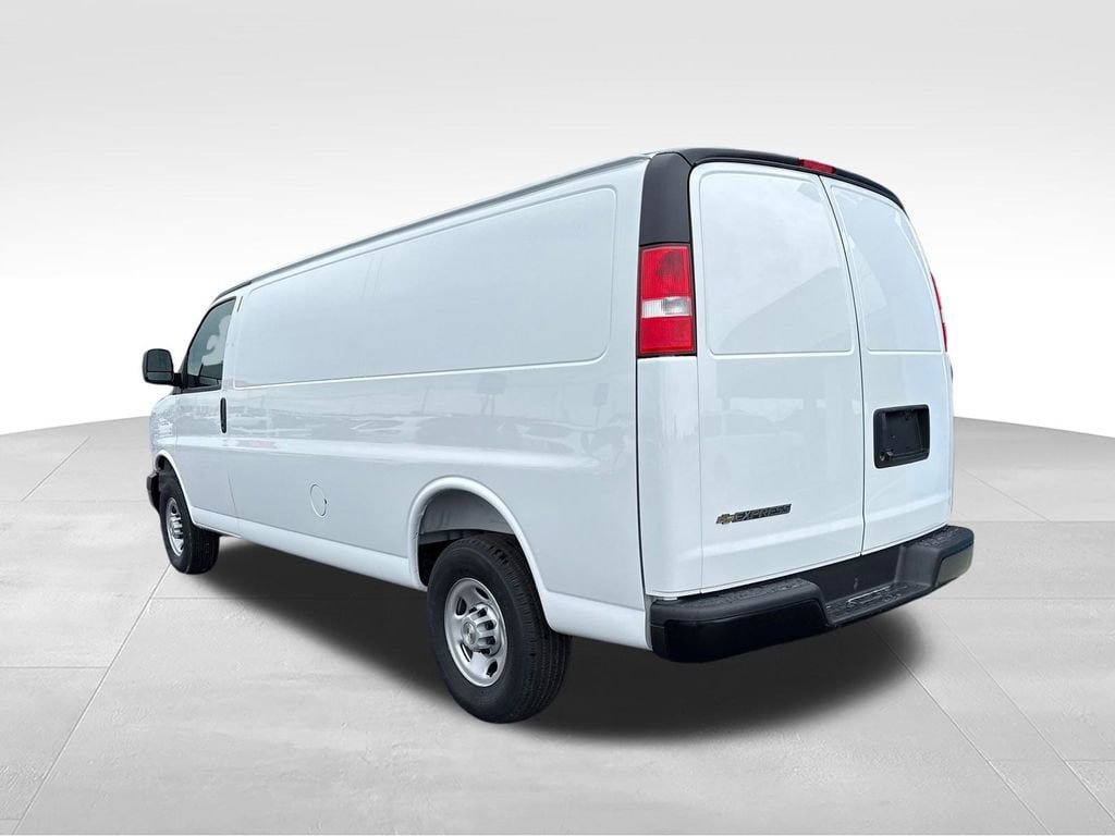 New 2026 Chevrolet Express 3500 Extended w/ Driver Convenience Package RWD image 4