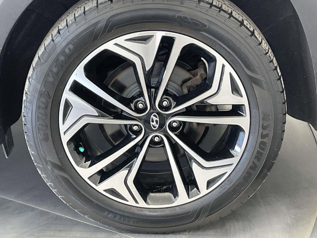 Used 2019 Hyundai Santa Fe AWD image 12