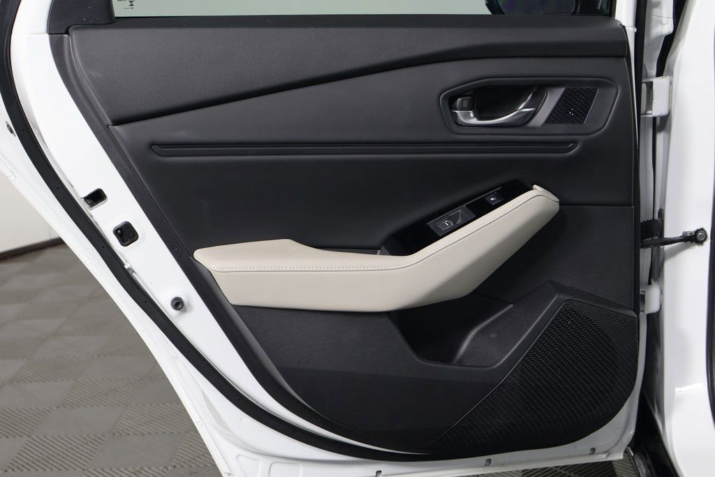 Used 2023 Honda Accord Touring image 13