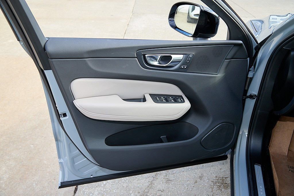 New 2026 Volvo XC60 B5 Core image 10