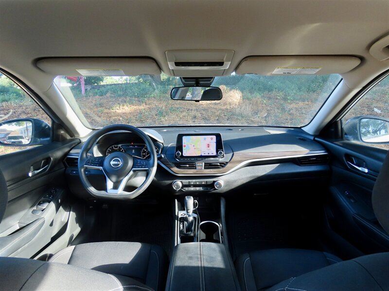 Used 2024 Nissan Altima 2.5 SV FWD image 13
