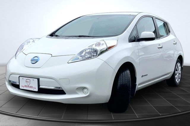 Used 2015 Nissan Leaf S w/ Charge Package FWD image 4