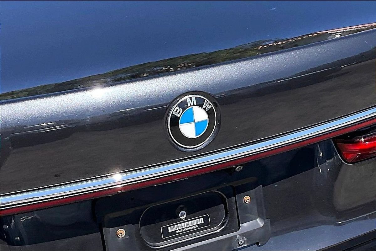 Used 2022 BMW 750i xDrive w/ Executive Package AWD/4WD image 24